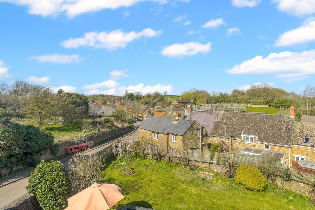 Banbury Road North Newington